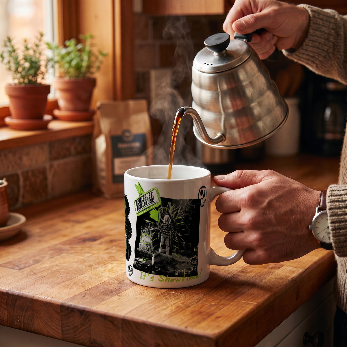 Beetlejuice - It's Showtime - 11 Oz Mug